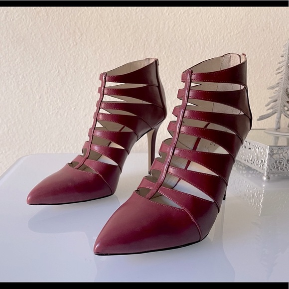 Michael Kors “Mavis” Pointed Toe Ankle Boots - Picture 6 of 16